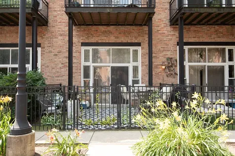 1844 South Michigan Avenue Chicago IL 60616