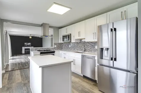 5 Wildwood Road Elk Grove Village IL 60007