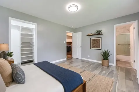 5 Wildwood Road Elk Grove Village IL 60007