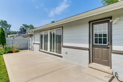 5 Wildwood Road Elk Grove Village IL 60007