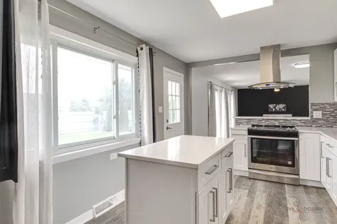 5 Wildwood Road Elk Grove Village IL 60007