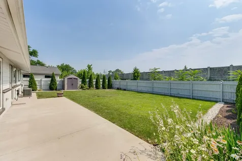 5 Wildwood Road Elk Grove Village IL 60007