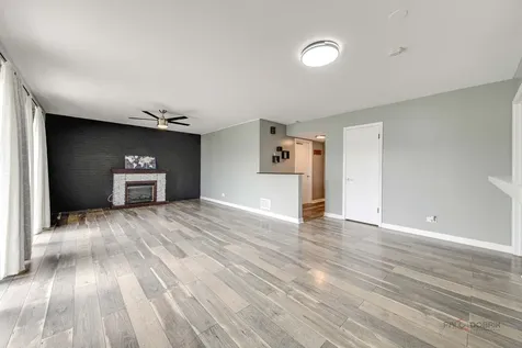 5 Wildwood Road Elk Grove Village IL 60007