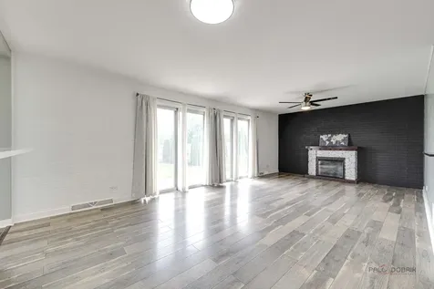 5 Wildwood Road Elk Grove Village IL 60007