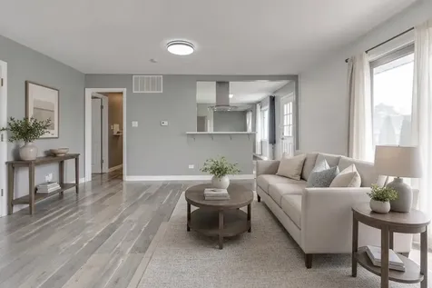 5 Wildwood Road Elk Grove Village IL 60007