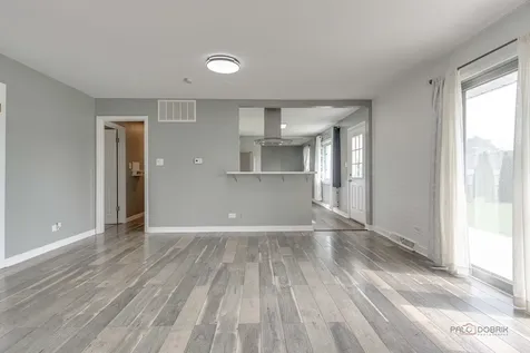 5 Wildwood Road Elk Grove Village IL 60007