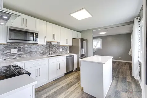 5 Wildwood Road Elk Grove Village IL 60007
