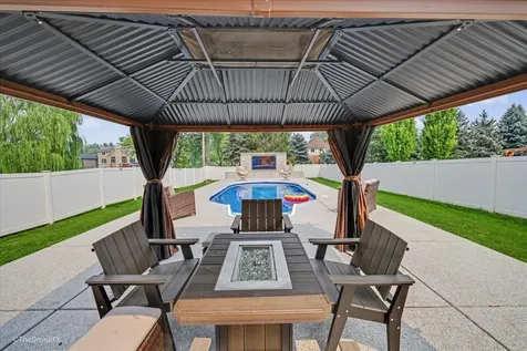 7381 South Madison Street Burr Ridge IL 60527