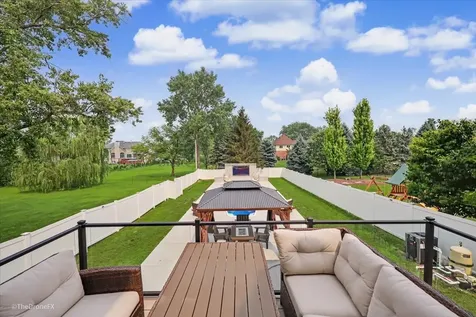 7381 South Madison Street Burr Ridge IL 60527