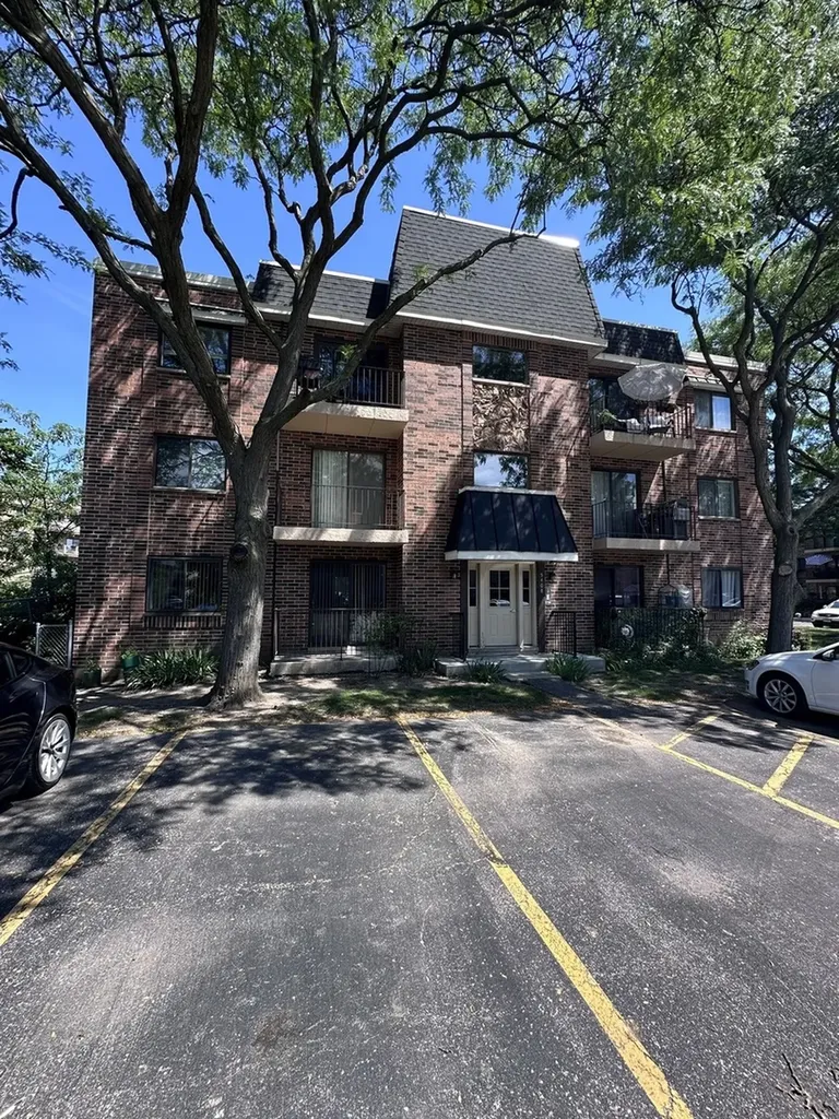 5408 Chateau Drive Rolling Meadows IL 60008