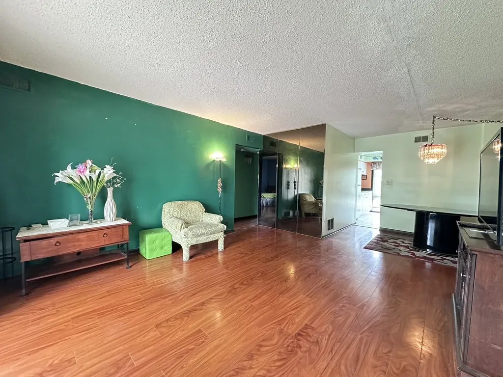5408 Chateau Drive Rolling Meadows IL 60008