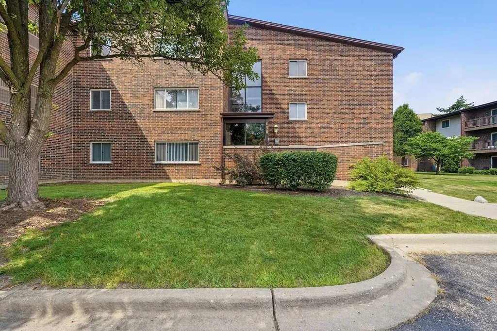 650 Perrie Drive Elk Grove Village IL 60007
