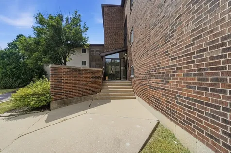 650 Perrie Drive Elk Grove Village IL 60007