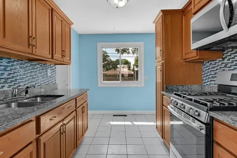 17044 Burnham Avenue Lansing IL 60438