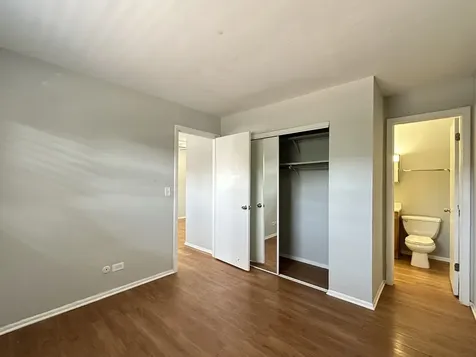 4547 North Dover Street Chicago IL 60640