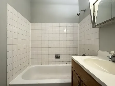 4547 North Dover Street Chicago IL 60640