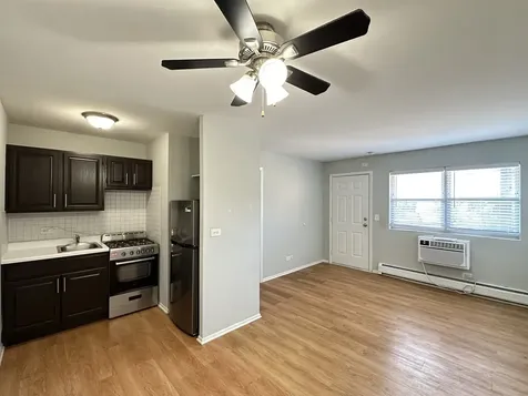 4547 North Dover Street Chicago IL 60640