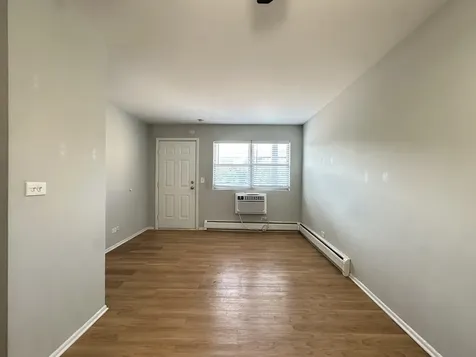 4547 North Dover Street Chicago IL 60640