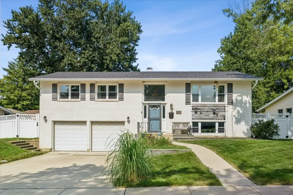 6916 Williams Drive Woodridge IL 60517