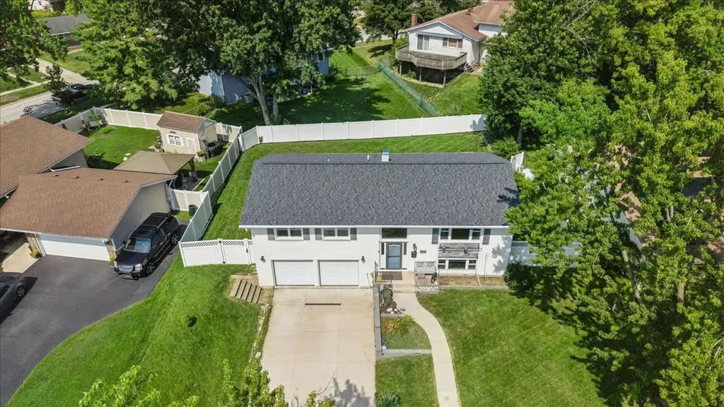 6916 Williams Drive Woodridge IL 60517