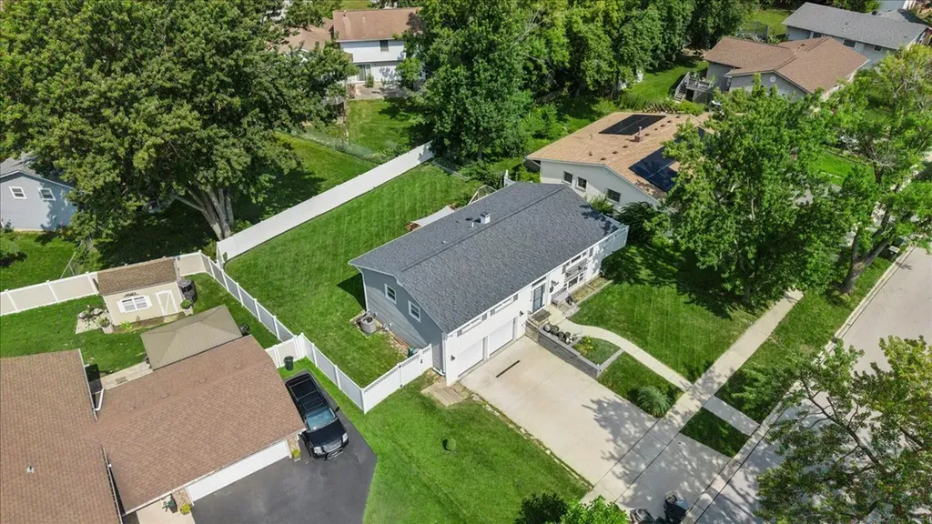 6916 Williams Drive Woodridge IL 60517