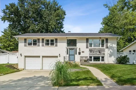 6916 Williams Drive Woodridge IL 60517