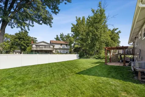 6916 Williams Drive Woodridge IL 60517