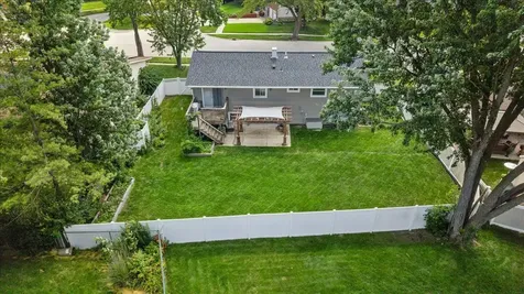6916 Williams Drive Woodridge IL 60517