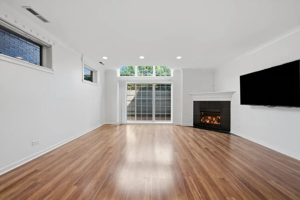 2623 West Belmont Avenue Chicago IL 60618