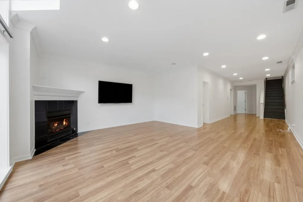 2623 West Belmont Avenue Chicago IL 60618