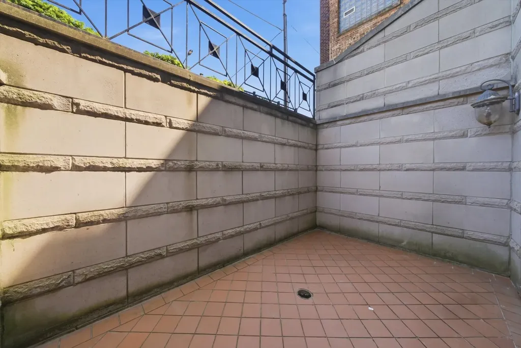 2623 West Belmont Avenue Chicago IL 60618