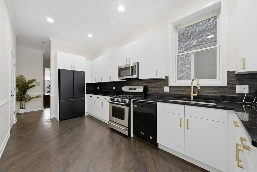 2623 West Belmont Avenue Chicago IL 60618