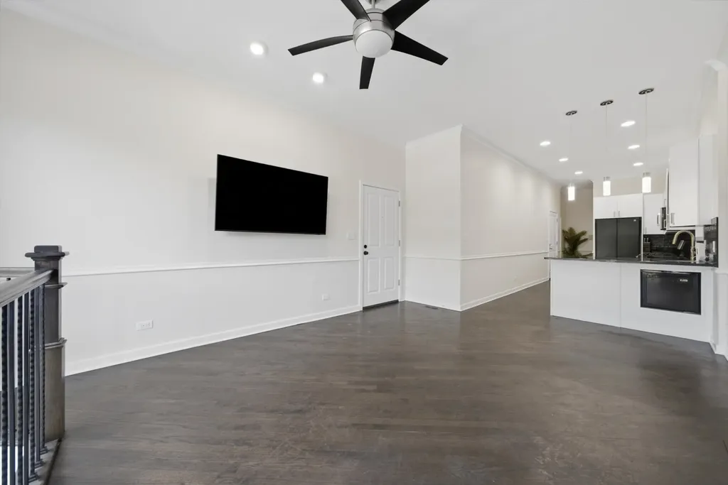 2623 West Belmont Avenue Chicago IL 60618