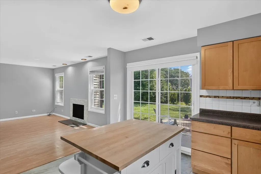 901 Ashford Lane Westmont IL 60559