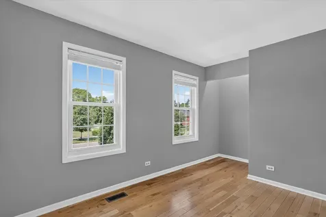 901 Ashford Lane Westmont IL 60559