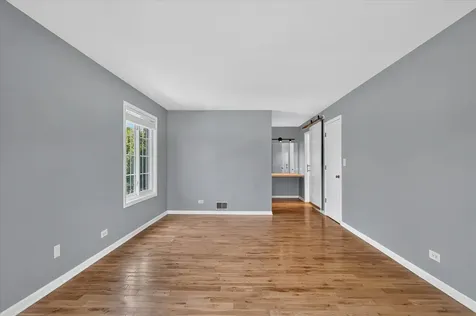 901 Ashford Lane Westmont IL 60559