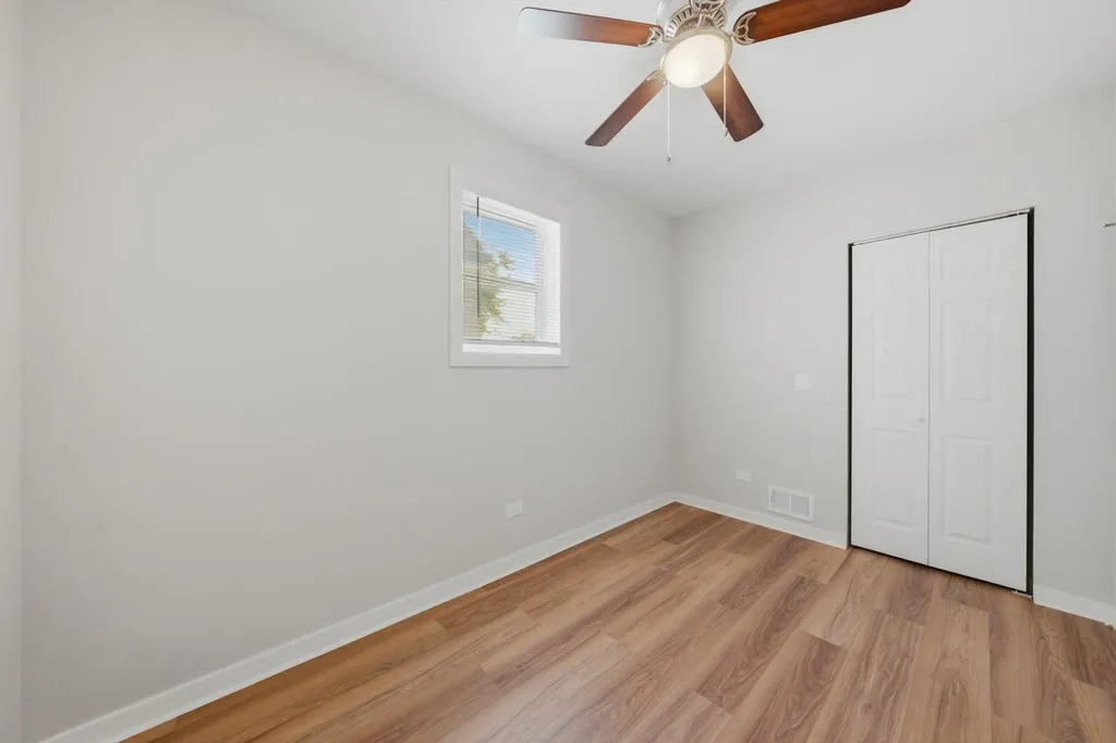 8004 South Richmond Street Chicago IL 60652