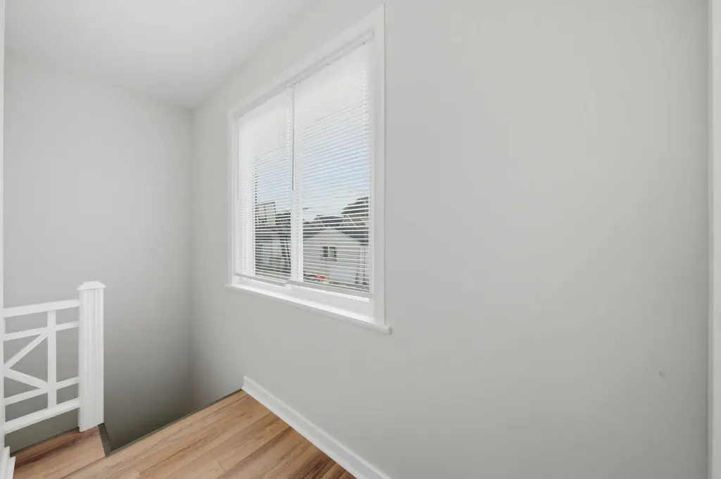 8004 South Richmond Street Chicago IL 60652