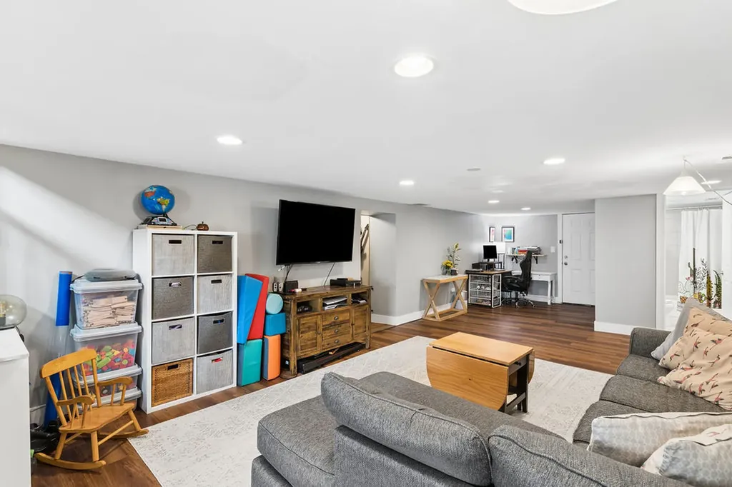 4410 North Sacramento Avenue Chicago IL 60625