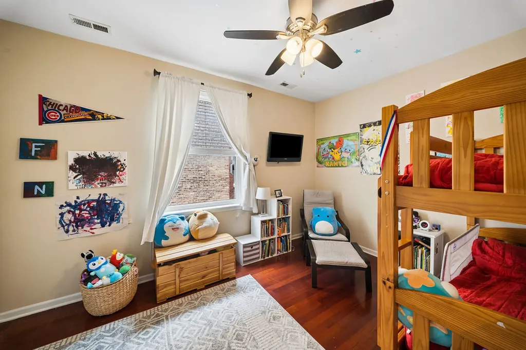 4410 North Sacramento Avenue Chicago IL 60625