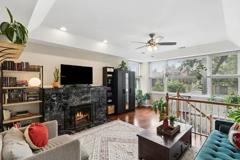 4410 North Sacramento Avenue Chicago IL 60625