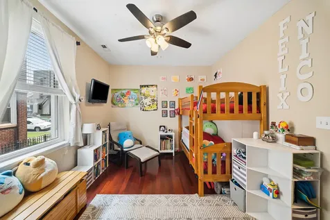 4410 North Sacramento Avenue Chicago IL 60625