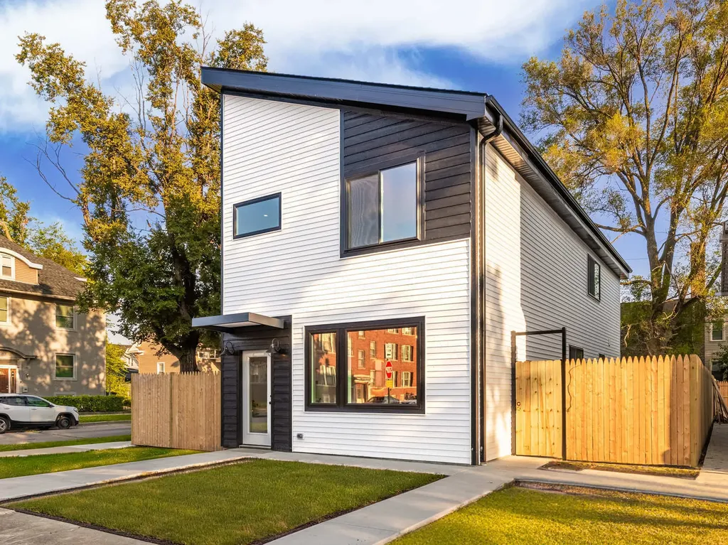 5901 West Erie Street Chicago IL 60644