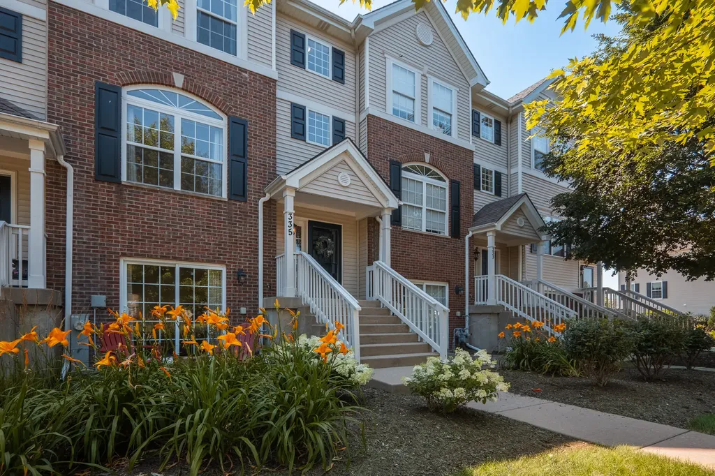 335 Lakeshore Drive Oswego IL 60543
