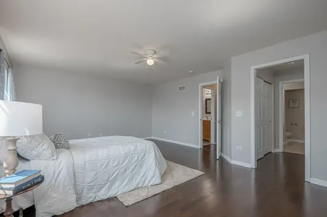 335 Lakeshore Drive Oswego IL 60543