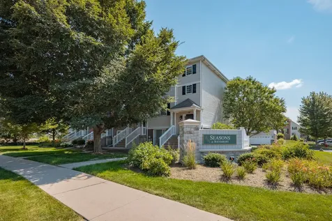 335 Lakeshore Drive Oswego IL 60543