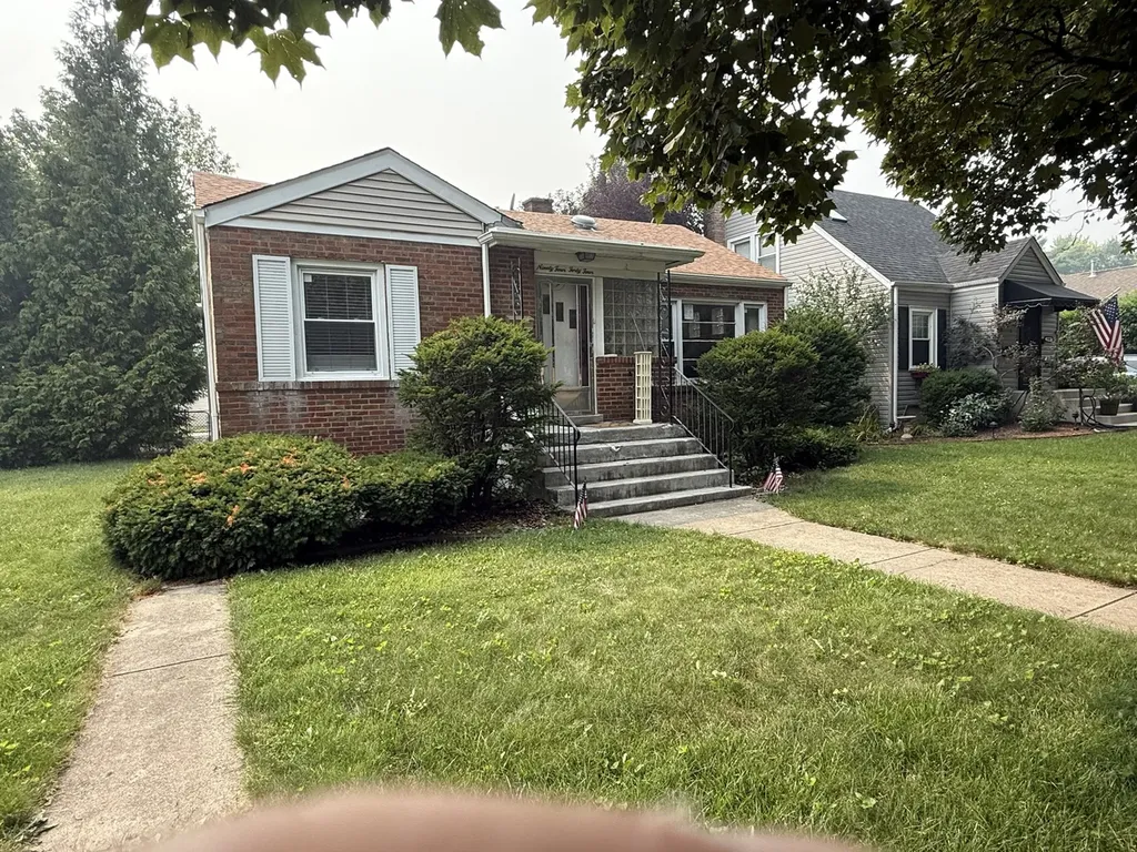 9444 Clifton Park Avenue Evergreen Park IL 60805
