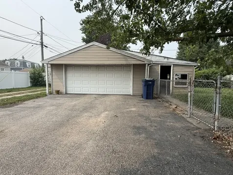 9444 Clifton Park Avenue Evergreen Park IL 60805