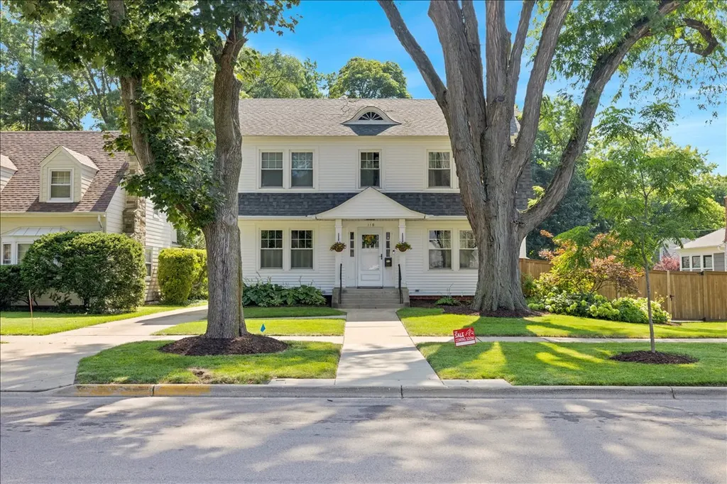 118 South Gladstone Avenue Aurora IL 60506