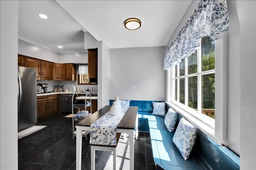 118 South Gladstone Avenue Aurora IL 60506